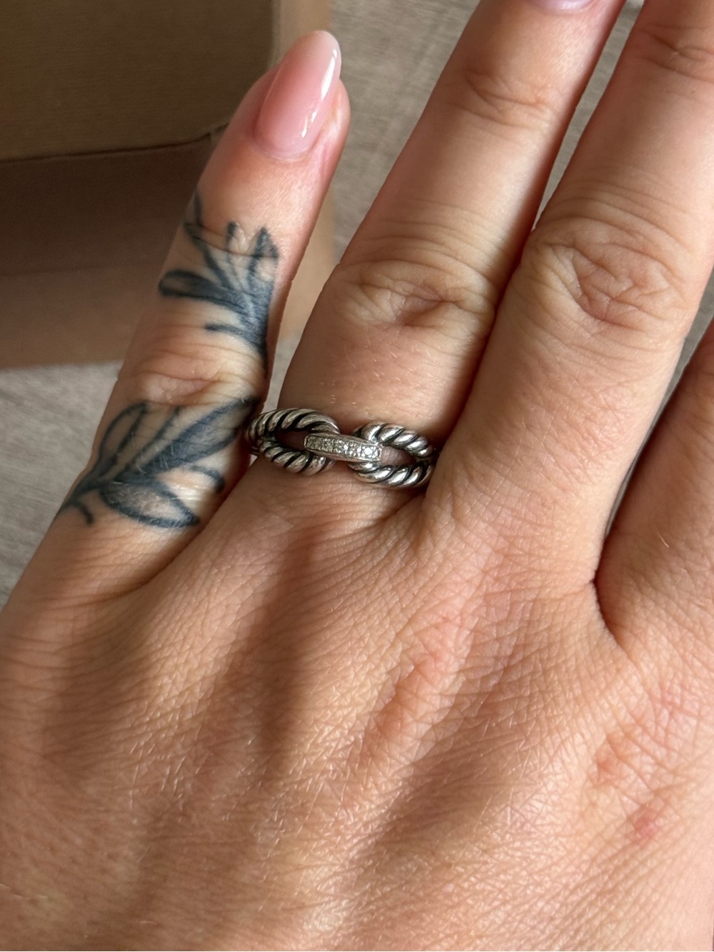 David Yurman Loop Cable Ring - Picture 5 of 9